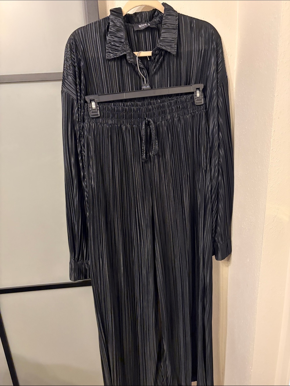 Blue B women Pleated Black Jumpsuit - size large